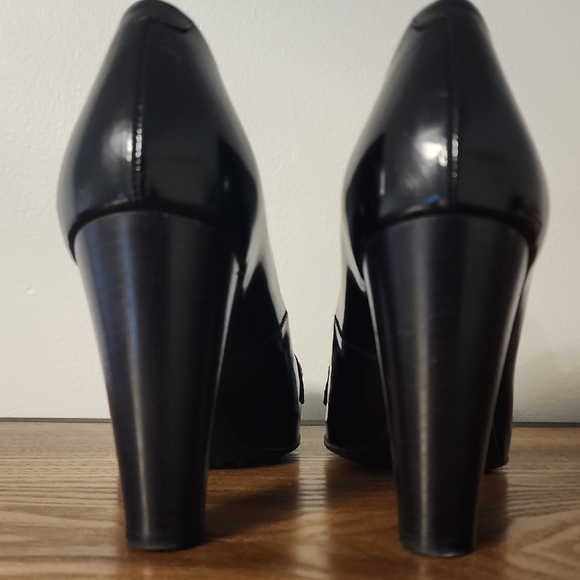 TOD'S Women's Black Leather Pumps - Picture 6 of 11